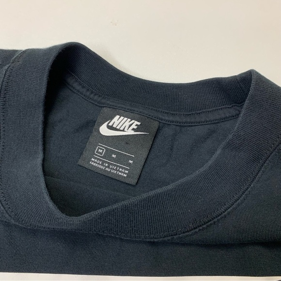 Nike Black Cropped Logo Short Sleeve Tee Sz Medium - Picture 3 of 4